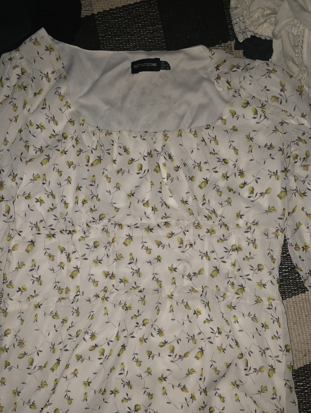 PrettyLittleThing White Floral Puff-Sleeve Blouse with Yellow Buds